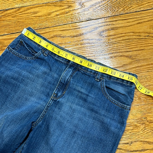 Children’s Place denim shorts. Boys 14 Husky.  Elastic cinch.  Great condition. - Picture 7 of 9